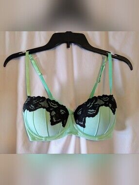 Candie's Mint Green Underwire With Black Lace Trim Bra 34C